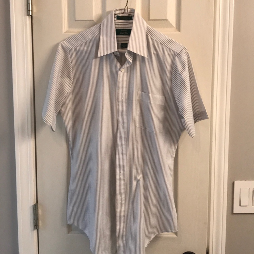 Sear’s men’s store button-up short sleeve shirt